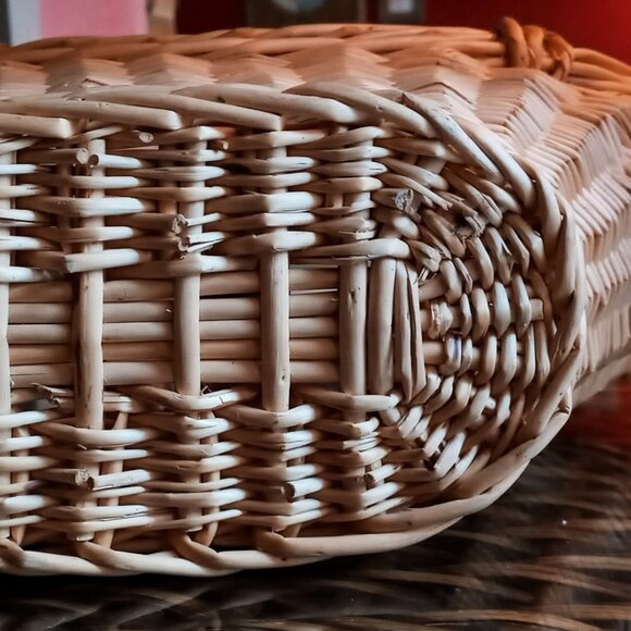 Fun & Classy Vintage Wicker Rattan Wine Bottle Pouring Holder Carrier - Picture 6 of 9